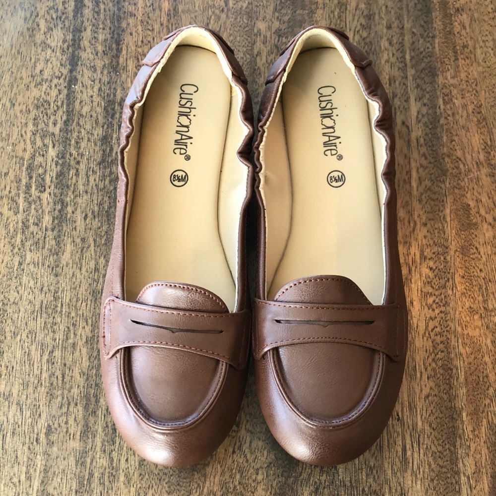 CushionAire Brown Stretch Genie Penny Loafer